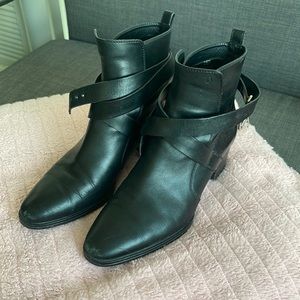 Tods Black boots size 35.5 fits size 6/36